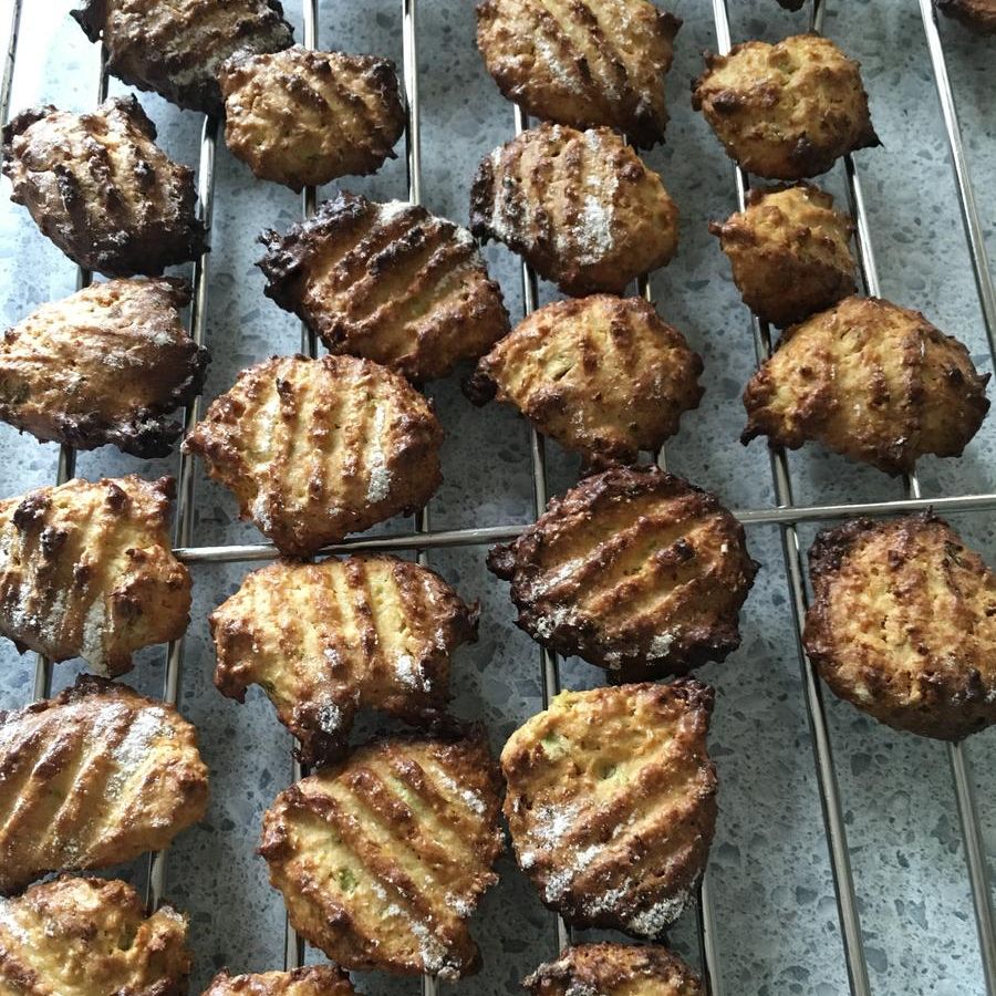 The biscuits should be baked hard and just turning almost burnt on the outside to ensure the little dogs have to really <em>chew</em> on them.